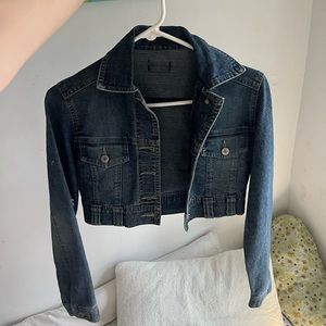 Cropped denim jacket with unicorn patch